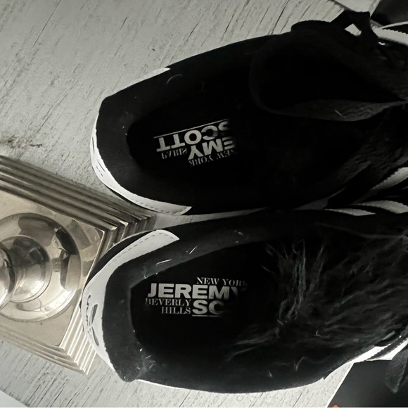 Jeremy Scott BONE adidas - Picture 2 of 5